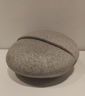Lluna II - granit - 15x25x26 cm - 2.000,00 €